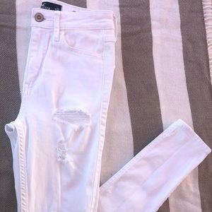 White Ripped hollister Jean